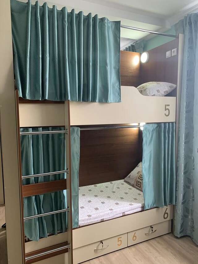 Хостелы Golden Square Almaty Алматы-5